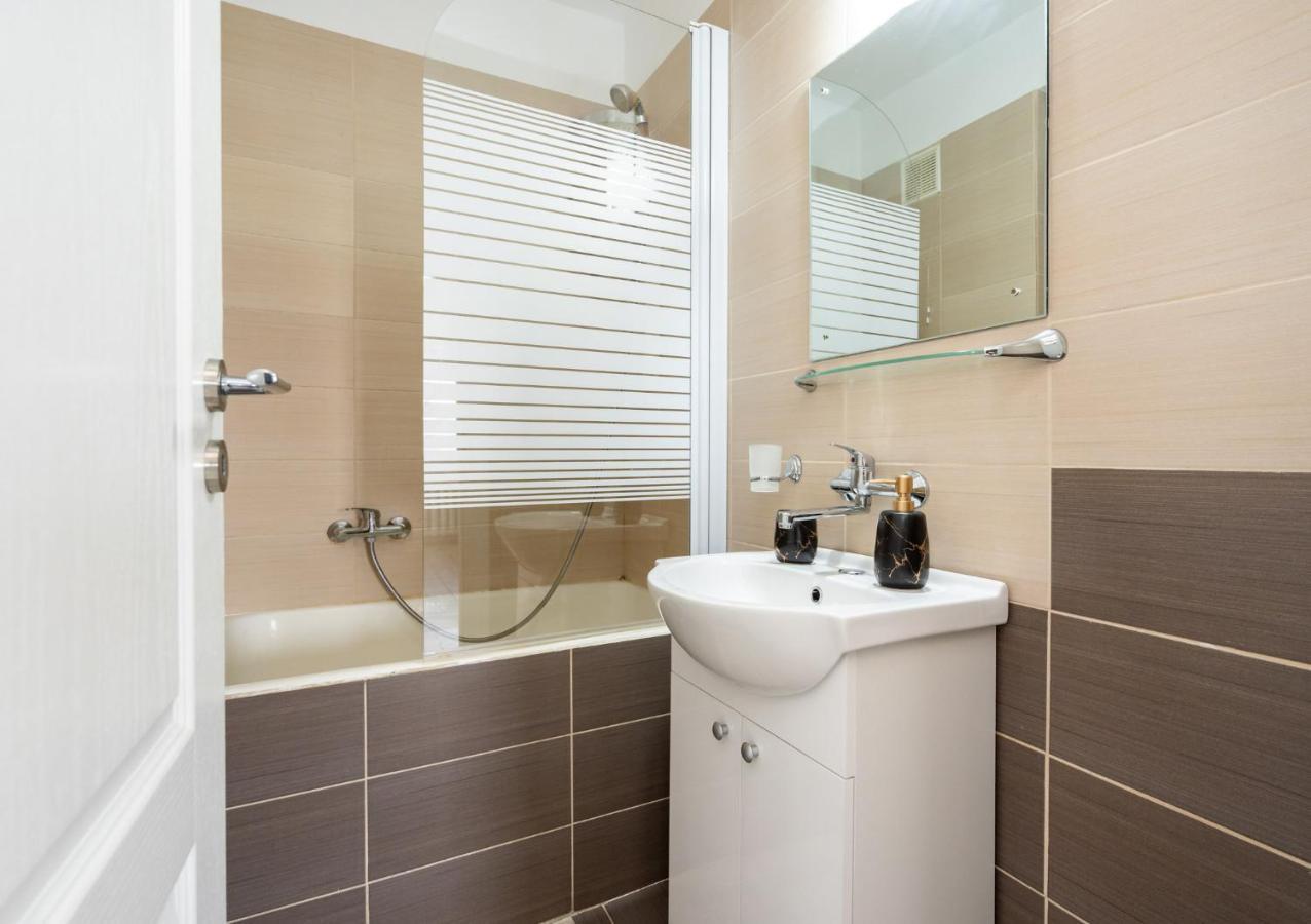 Central Apartment Tower Bucarest Extérieur photo